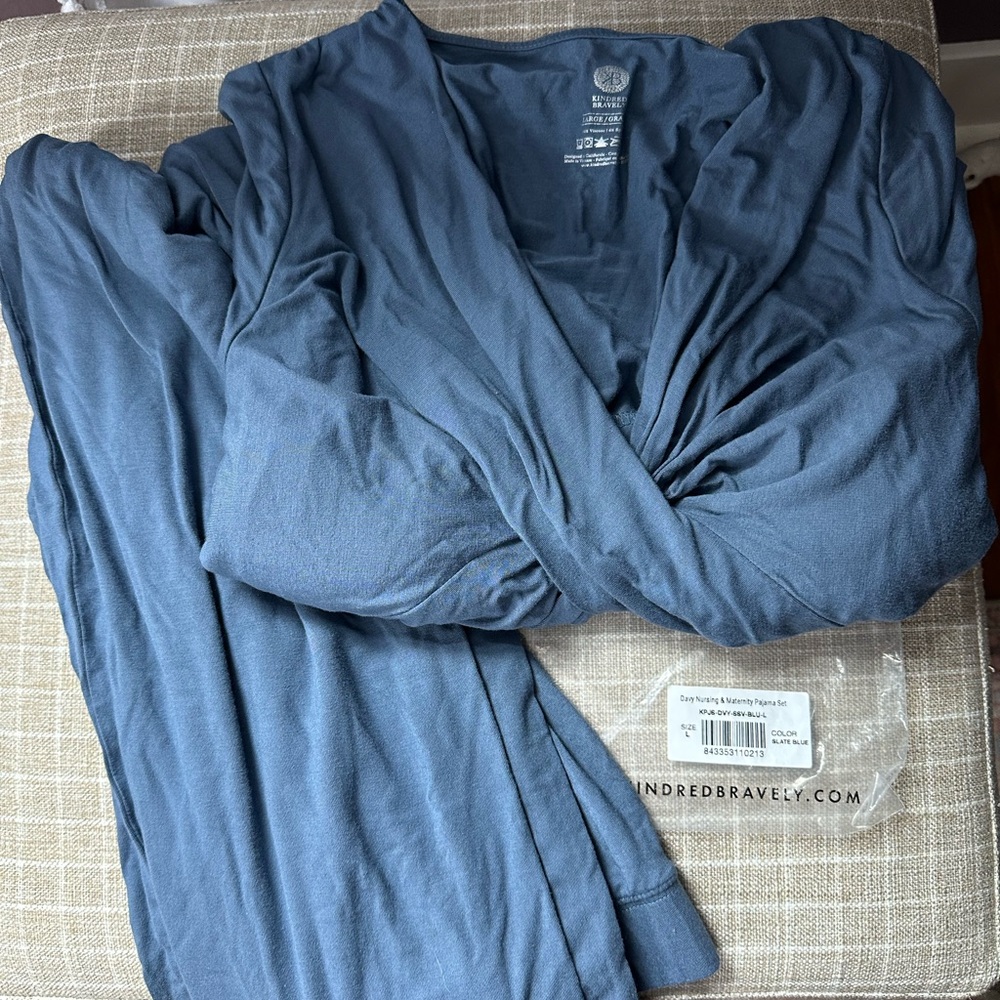 NWOT Kindred Bravely Davy Maternity & Nursing Pajama Set Slate Blue Large